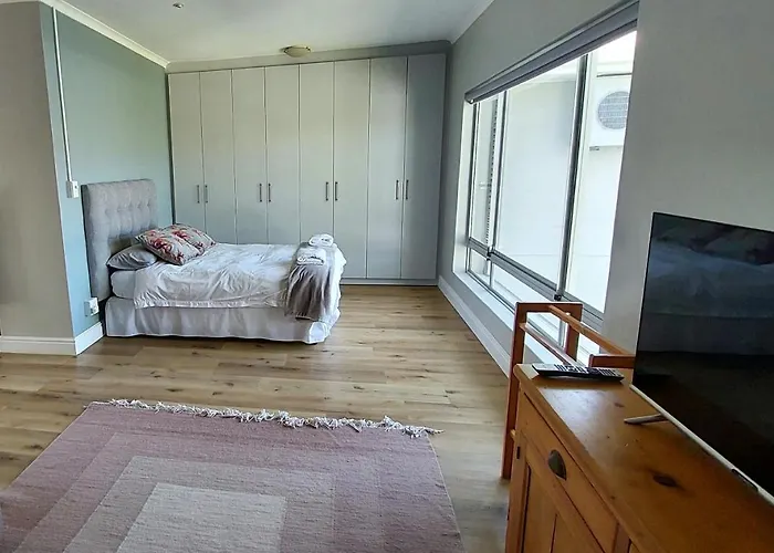 Kortrijk Paarl Self Catering